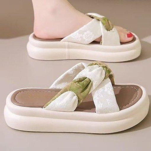 New Chinese platform slippers women wear summer 2025 new fairy style with skirt beach fashion one-word drag