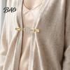 Cardigan Clip 2Pcs Vintage Sweater Clips for Women Girls, Retro Faux Pearl And Rhinestones Clips, Elegant Button Collar Pin Dresses Shawls, Adjustable
