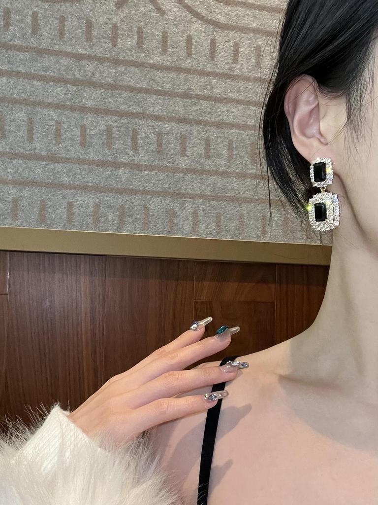 Luxury Gemstone Earrings for Women: Trendy, Versatile Design - Perfect Gift