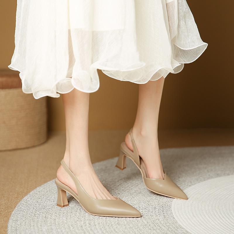 97199-3 Xiaoxiangfeng simple bag head sandals women's new rear empty shallow mouth pointed high heels thick heel women's shoes