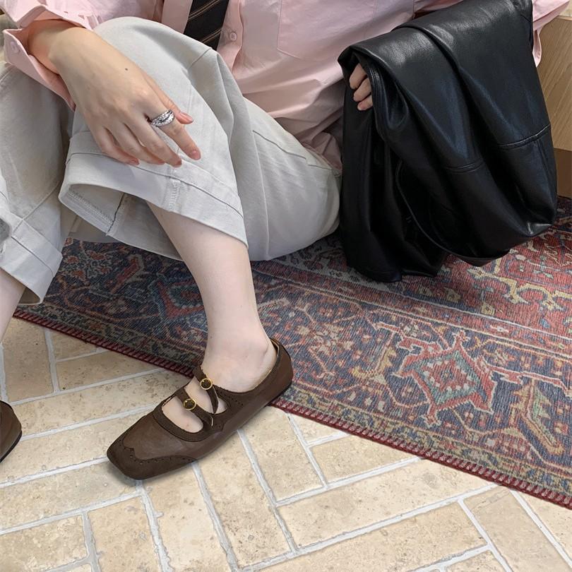 Spot~ Flat bottom versatile word with ballet single shoes women 2025 new retro square head Mary Jane small leather shoes women