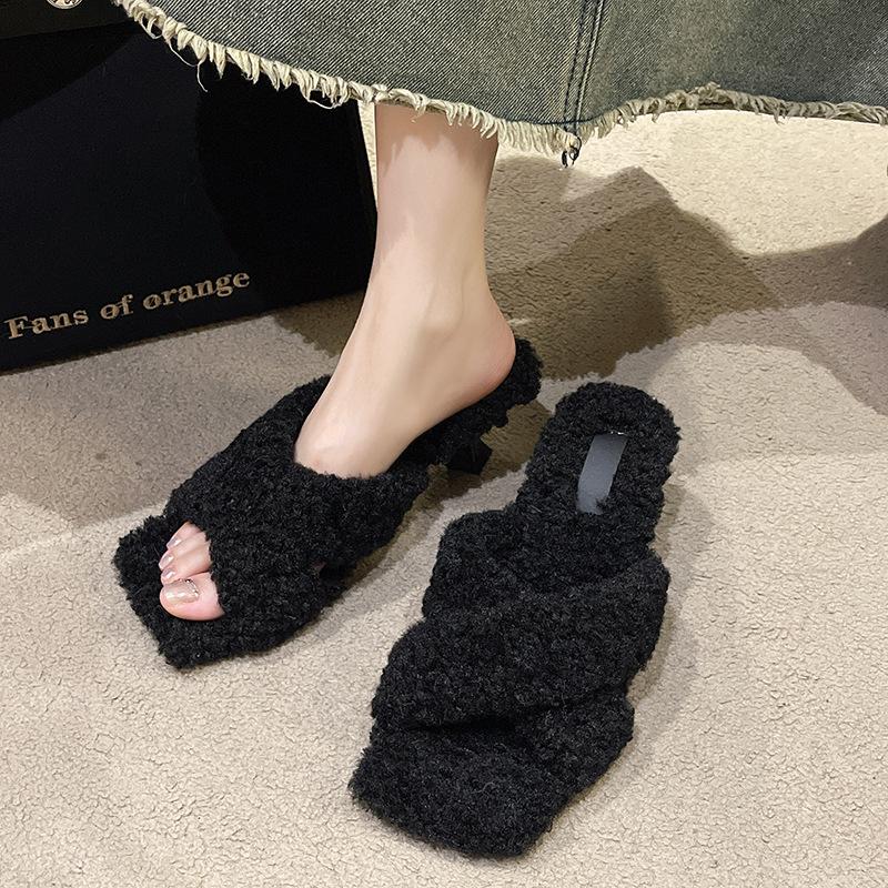 2025 new autumn and winter fashion cross flat slippers home cotton mop imitation lamb wool slippers