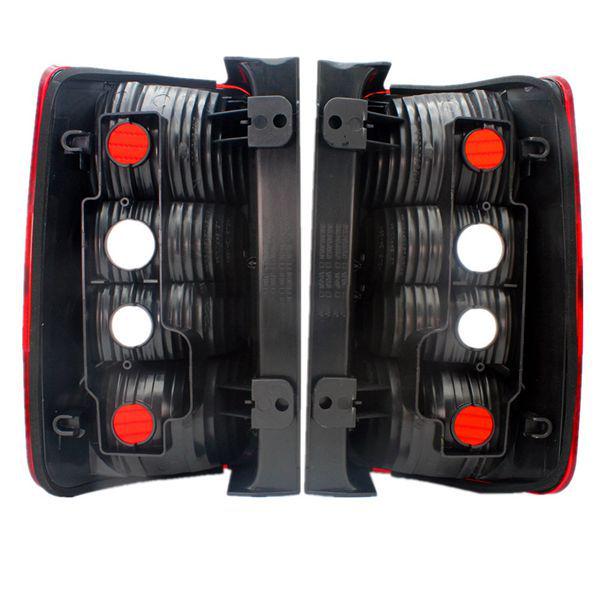 2K5945096P: Compatible right taillight for 2011-2015 Volkswagen Caddy, excludes bulbs.