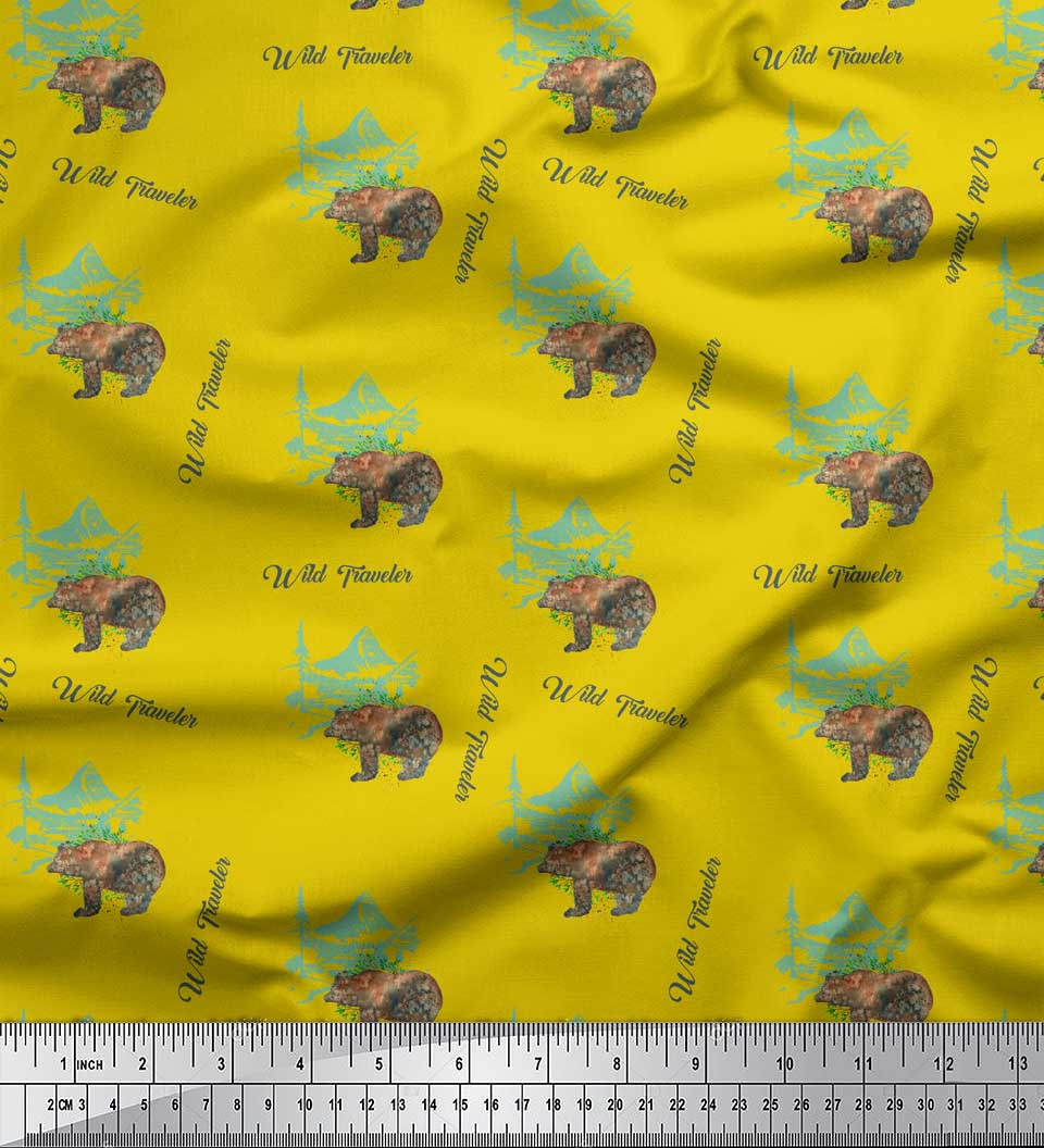 

Тканина Soimoi Blue Japan Crepe Satin Тканина з ведмедиком і текстом на метри 42 дюйми 42 Inch Wide - Poly Crepe жовтий