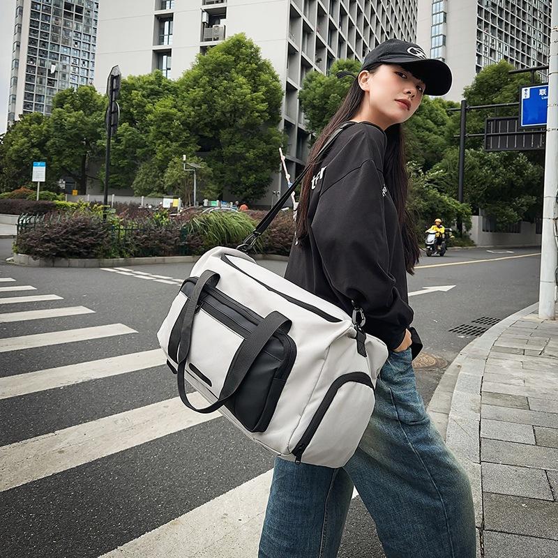Travel bag Large capacity multi-functional fitness bag Portable short-distance light travel storage Sports bag