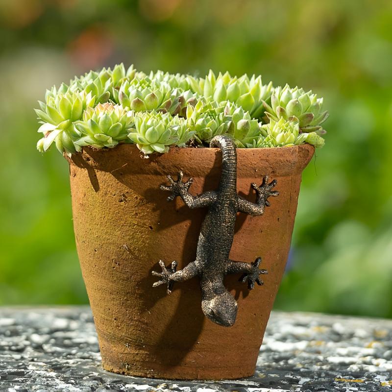 Gecko Resin Sculpture - Miniature Garden Decoration, Cultivated Plants and Realistic Hanging Statues for Outdoor Spaces