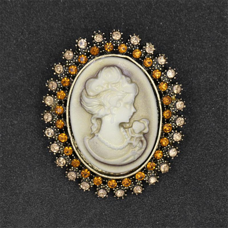 Crystal Rhinestones Cameo Vintage Brooches for Women Queen's Cameo Beauty Head Brooch Pin Clothing Accessories Girls Gifts