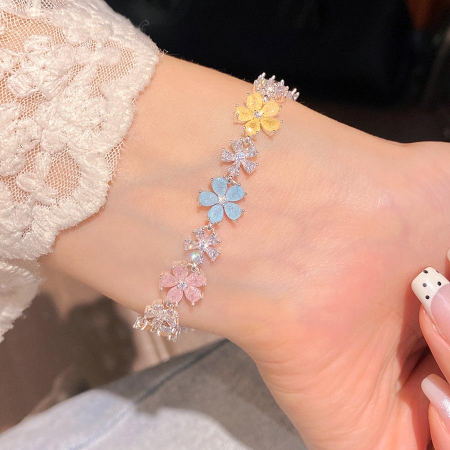 Rhinestone Flower Dopamine Zirconia Bracelet: Luxurious, Fresh Girly Style Hand Jewelry