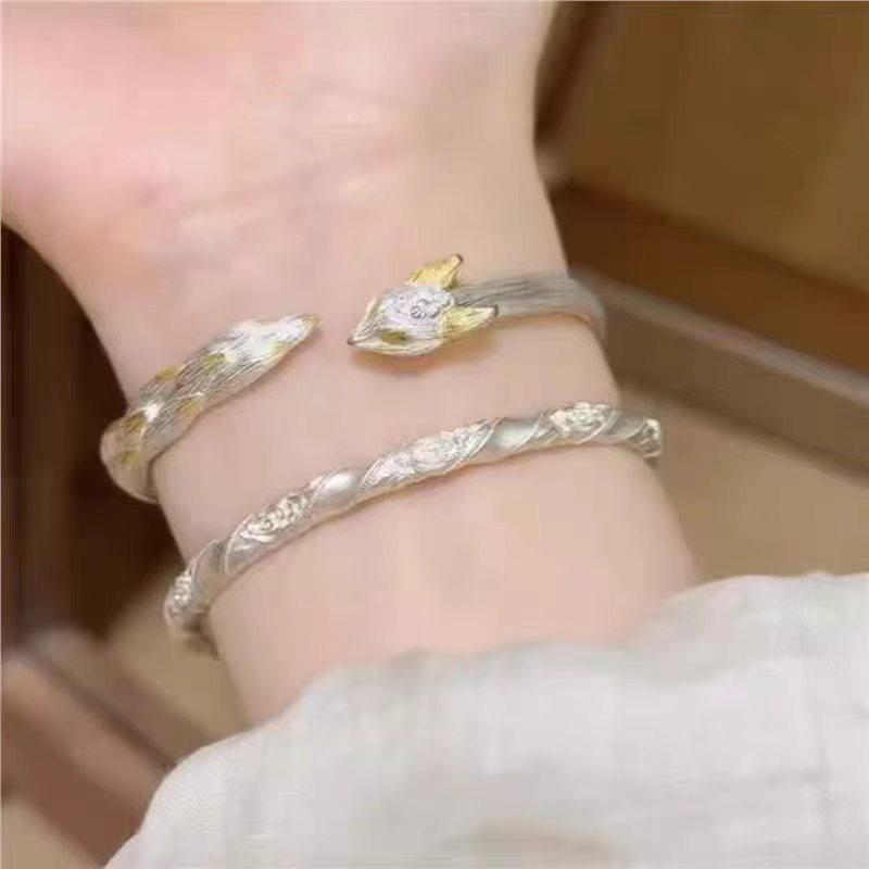 New Chinese style silver nine-tailed fox bracelet women's light luxury niche exquisite temperament advanced sense simple and versatile jewelry