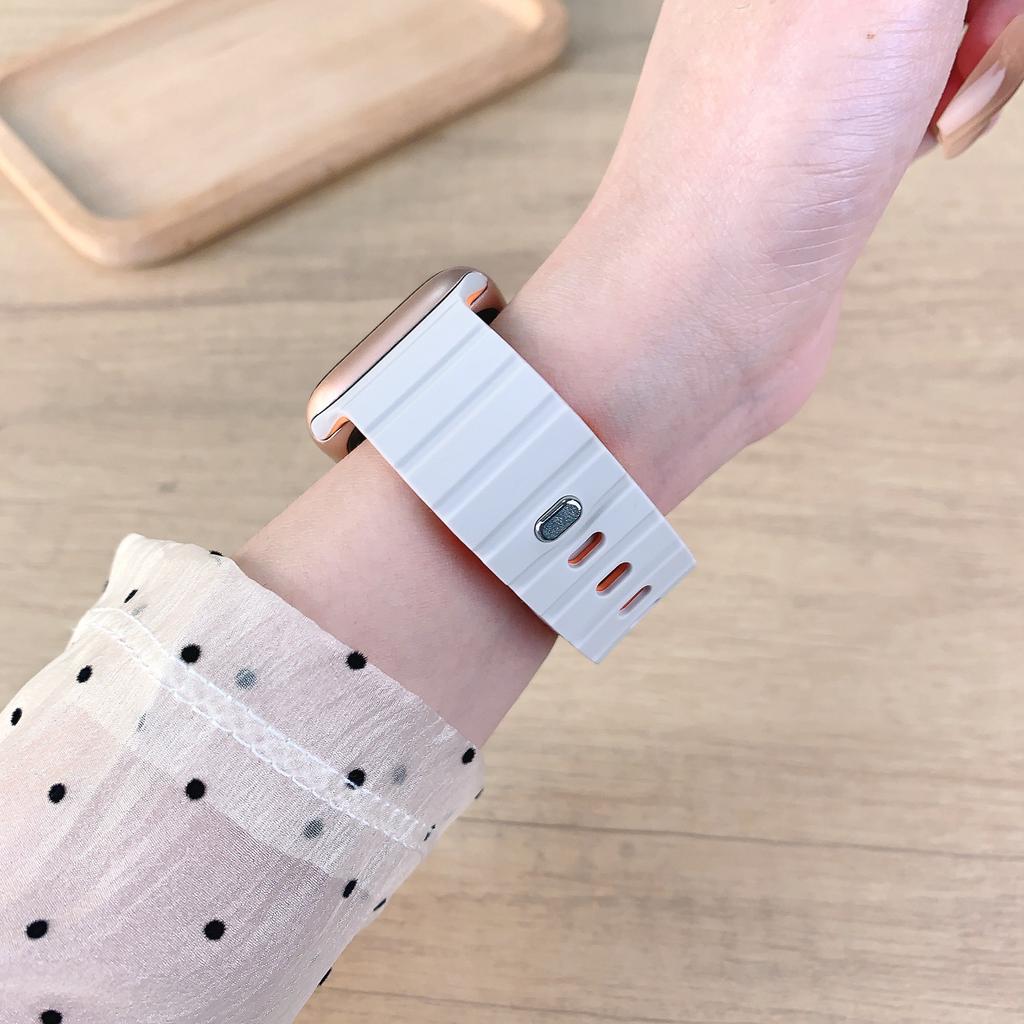 Silicone Band for Apple Watch Series 11 10 42mm/9 8 7 41mm/SE3 SE2 SE 6 5 4 40mm/3 2 1 38mm Magnetic Quick Release Strap