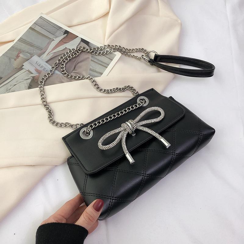 

Niche simple design casual small bag women s 2024 summer new fashion small square bag foreign style messenger shoulder bag чорний