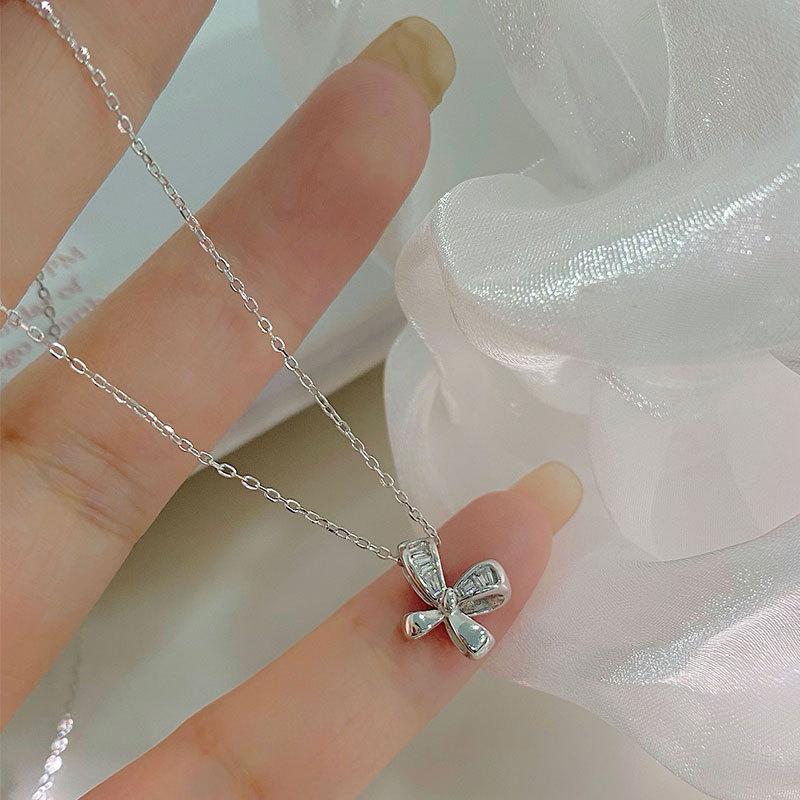 Uroczy naszyjnik z kokardą Słodki i lekki luksusowy łańcuszek na obojczyk Naszyjnik w nowym stylu dla kobiet