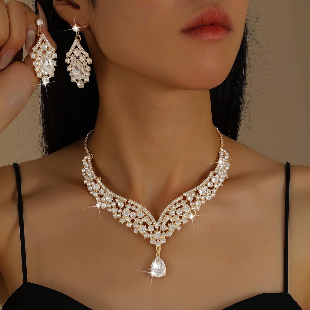 2026 Big Water Drop Jewelry Direct Sales European and American Necklaces Earrings Two-piece Set Flower Bride Retro High-end Design Set