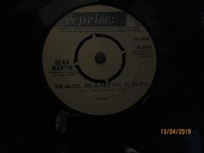 7-Zoll Schallplatte DEAN MARTIN - Tik-A-Tee, Tik-A-Tay / Just Close Y R20058 Reprise Records 1962 UK Jazz Gebraucht