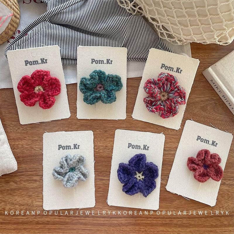

Korean-Style Knitted Wool Flower Hair Clip for Kids - Autumn Duckbill Side Clip
