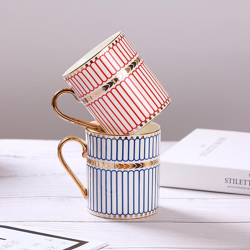 Tasse en Céramique Dorée Simple Peinte à la Main Luxe Léger Mug en Porcelaine d'Os Britannique Tasse pour Couple Tasse à Café Souvenir