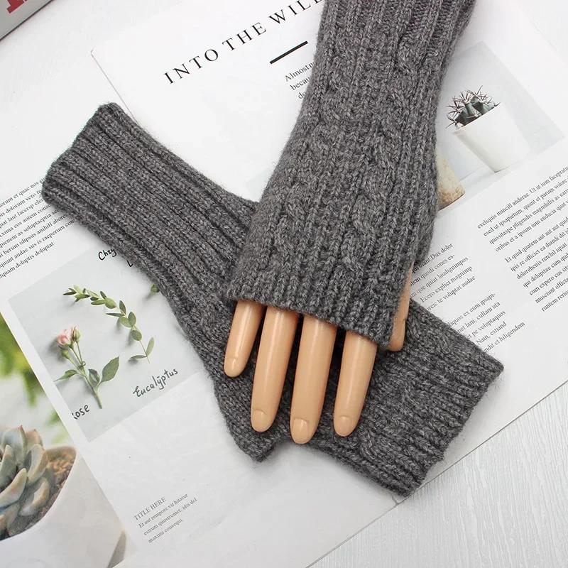 Women's Half Finger Gloves Are Soft and Warm In Winter Wool Like Knitted Arm Gloves and Neutral Black and White Gloves