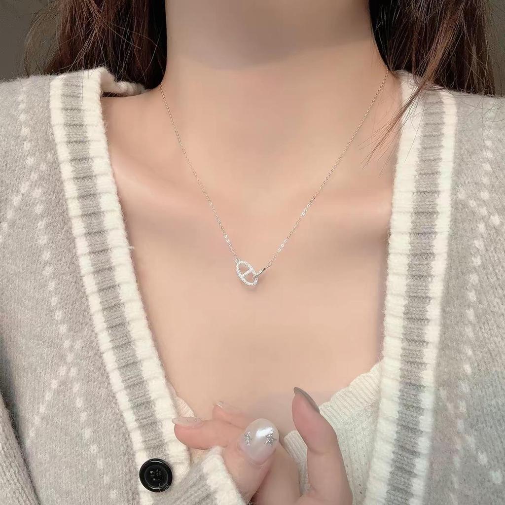 Europäische & Amerikanische Schweinenasen-Halskette mit funkelndem Diamant-Inlay - Schlüsselbein-Kette als Geschenk für Freundin
