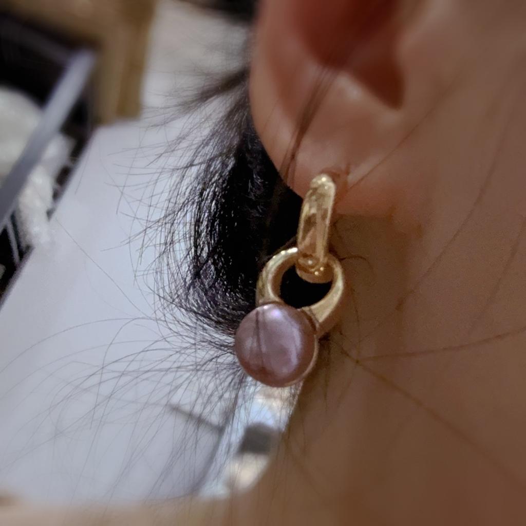 Natural freshwater pearl stud earrings women's niche design light luxury temperament earrings 2025 new silver needle earrings