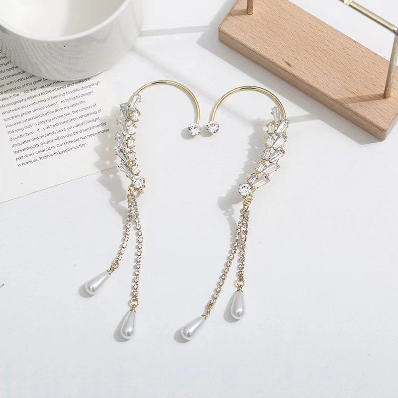 High-End Rhinestone Butterfly & Star Tassel Ear Cuff with Zirconia - No Piercing Required