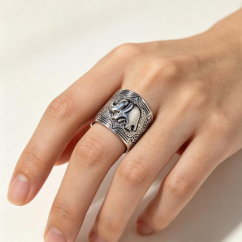 Men's Large Retro Silver Thai Elephant Ring - Bold, Versatile Style