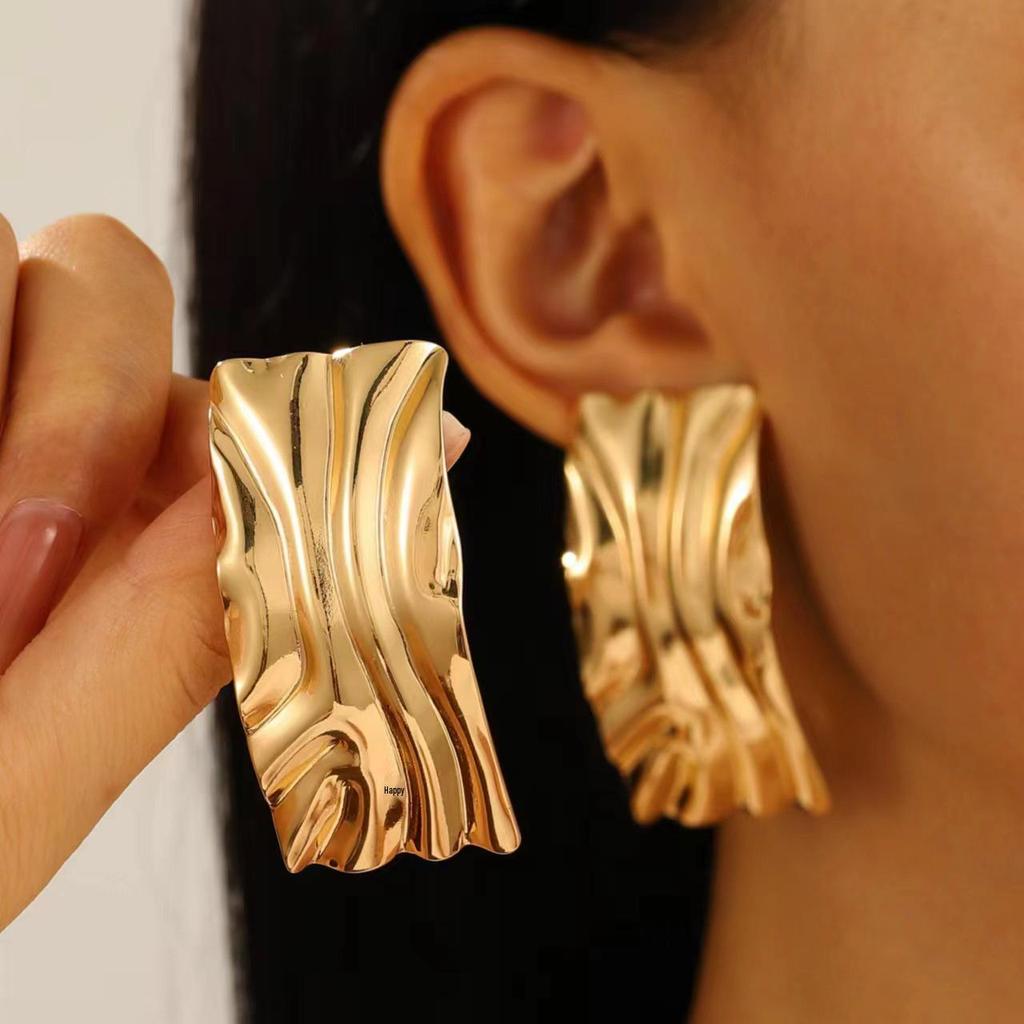 European & American Cold Style Metal Stud Earrings: Retro, High-End, Smooth Design with Personality Ear Cuffs