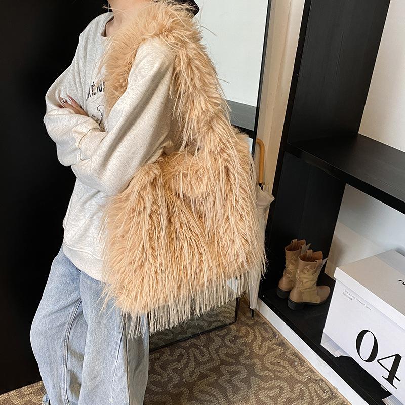 Autumn and Winter Large-capacity Plush Bag Women's 2025 New Casual Foreign-style Shoulder Bag Tote Bag Plush Bucket Bag