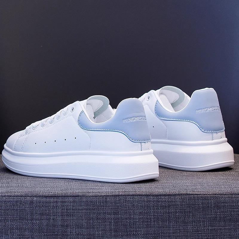 Zapatos blancos pequeños McQueen para mujer 2025 primavera y otoño nuevos versátiles de suela gruesa con aumento de altura interior zapatos deportivos de plataforma zapatos de papá marea ins