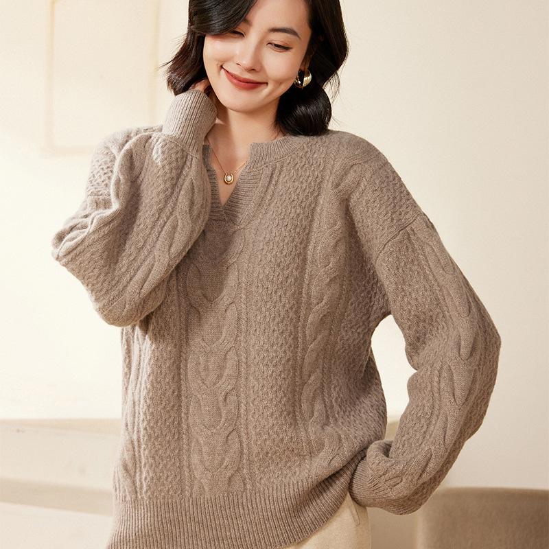 Women's 2024 Autumn/Winter Pure Wool Cable Knit Loose Pullover Sweater with Round Neck