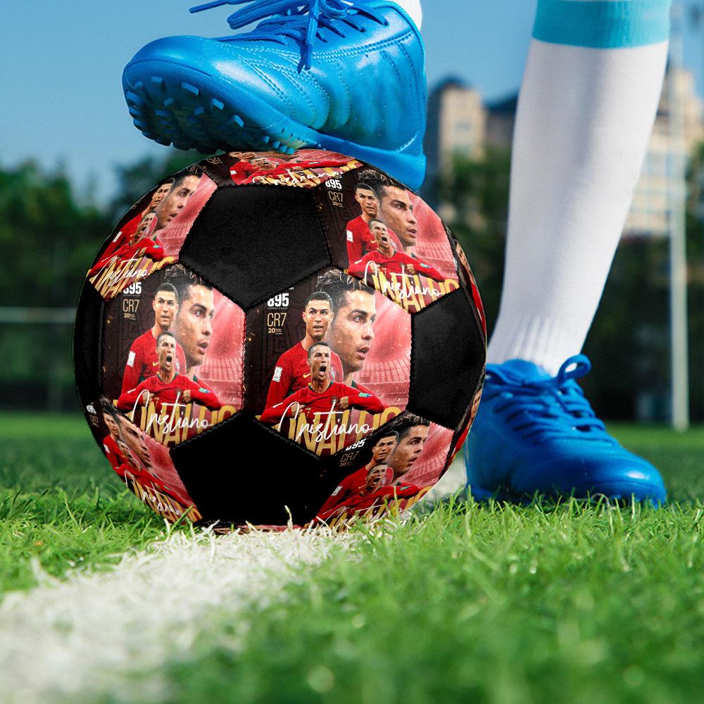 1 PZ Cristiano Ronaldo Dimensione del bordo 5 pallone da calcio PrahaPallone da calcio indoor Colorato Per tutte le età Cucito a macchina PVC Pronto per la competizione Resistente Alto rimbalzo