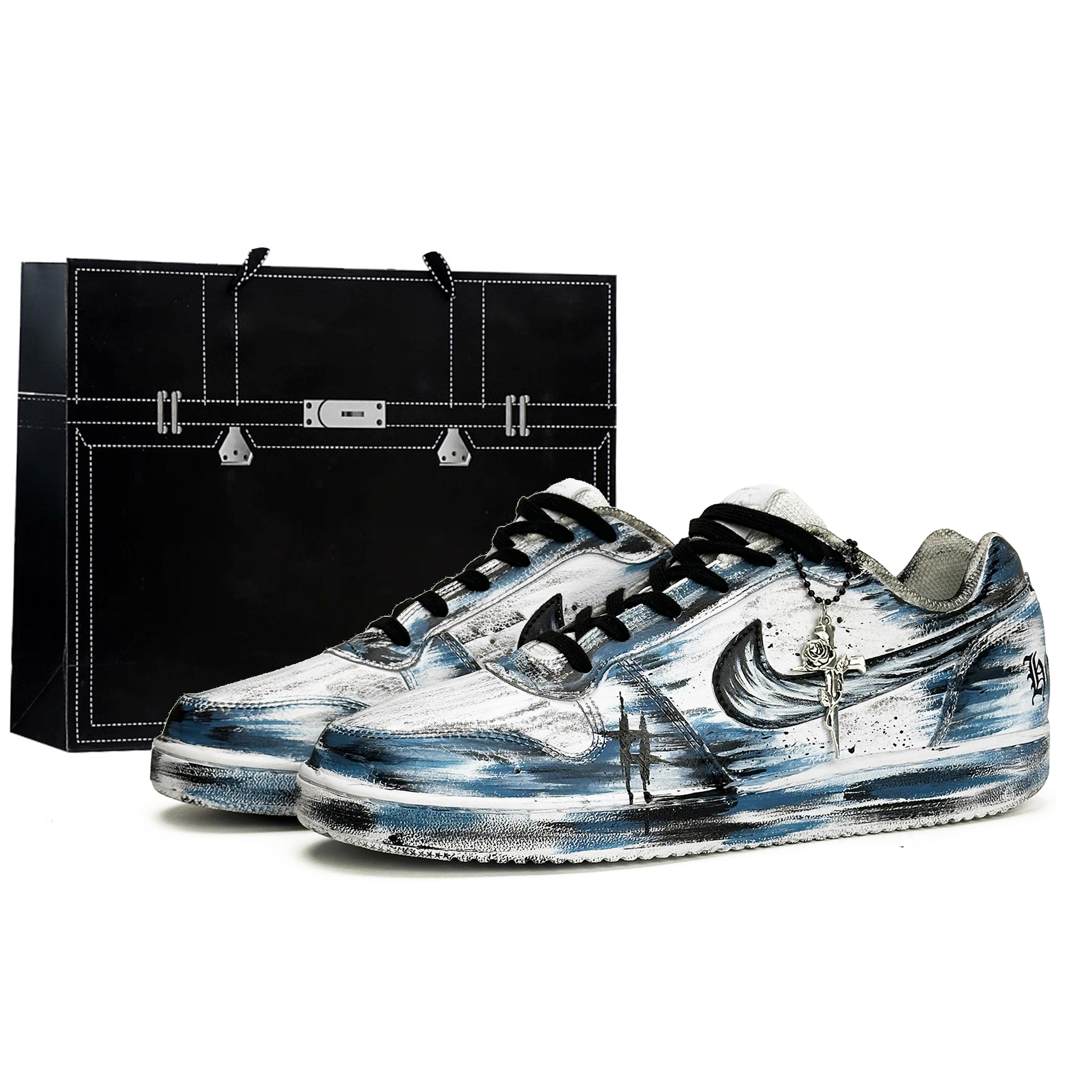 

Nike EBERNON Gothic, Deep Blue Dark Shadow, Thorn Rose Abrasion Resistant Abrasion Resistant Low top Skateboard Shoes AQ1775-100(Team20-S-BOX) 39