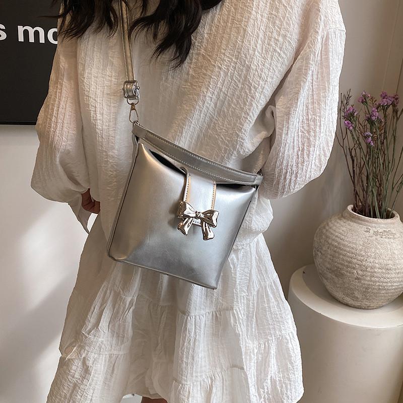 Chic Pu Leather Shoulder Bag 2024 Fashionable Spring Street Style Handbag
