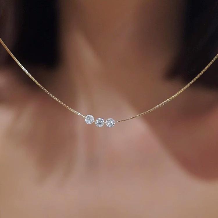 

Necklace with Condensed Light, Exquisite, Niche, Sweet, Light Luxury, High-end Feeling, Round Collarbone Chain Accessory 40CM золотий