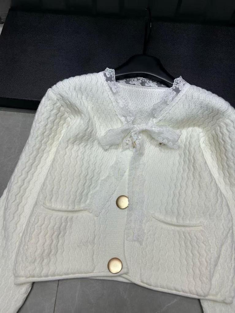 Xiangjia 2025 Winter Lace Butterfly Knit V-Neck Patchwork Cardigan