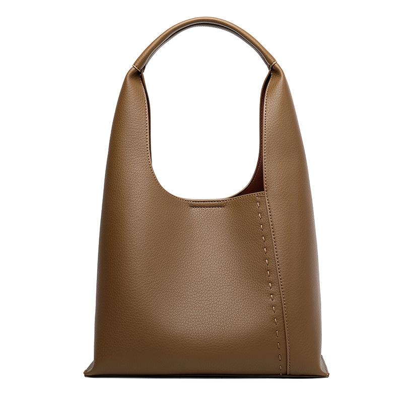 Fashion versatile soft leather large capacity bucket bag 2025 new trend Internet celebrity commuter bag women's armpit bag