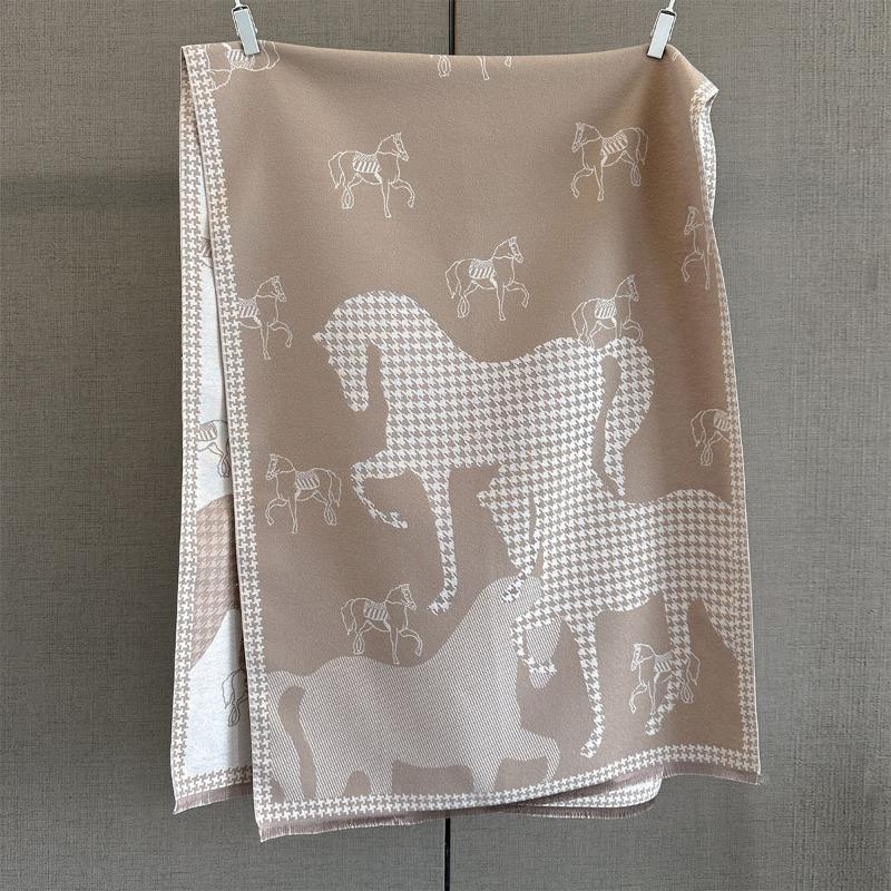 Classic imitation cashmere high-end scarf retro horse single-sided printing scarf autumn and winter thickened scarf shawl