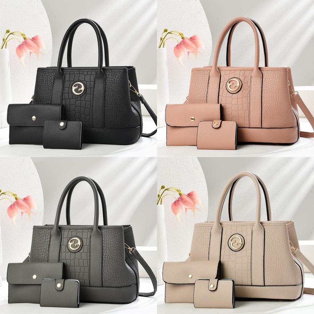 Women Large Capacity Shoulder Bag With Artificial Leather Material For Daily Use