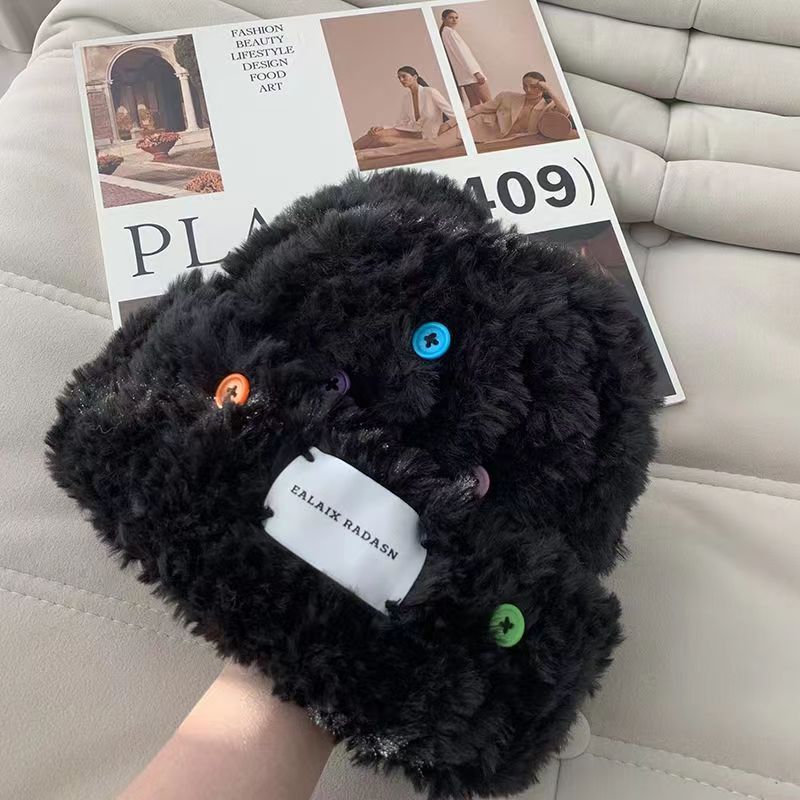 

Осенне-зимняя женская вязаная шапка, утолщенная шерстяная шапка, теплая и модная, с цветными пуговицами, из меховой пряжи, милая и универсальная one size