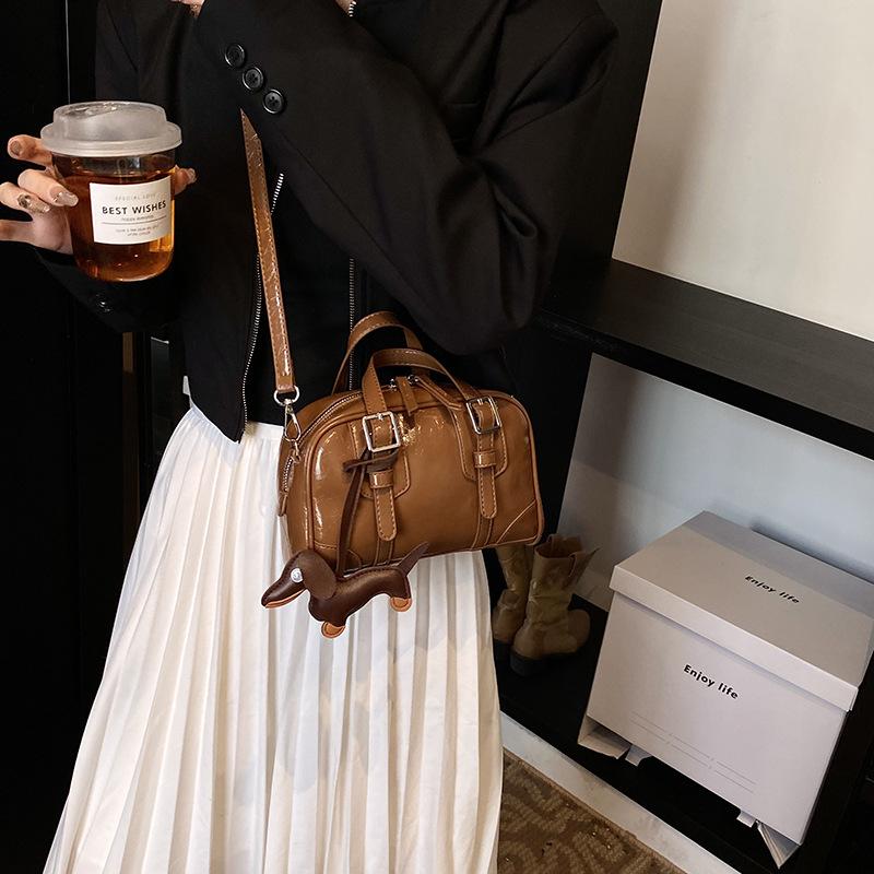 Retro Foreign Style Niche Oil Wax Leather Portable Pillow Bag Versatile Commuter Texture Messenger Women'S Bag