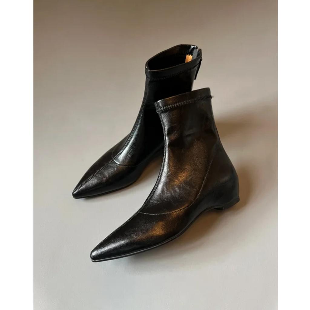 French pointed inner height increase thin boots women's 2026 huge good-looking short boots leather wedge Chelsea boots