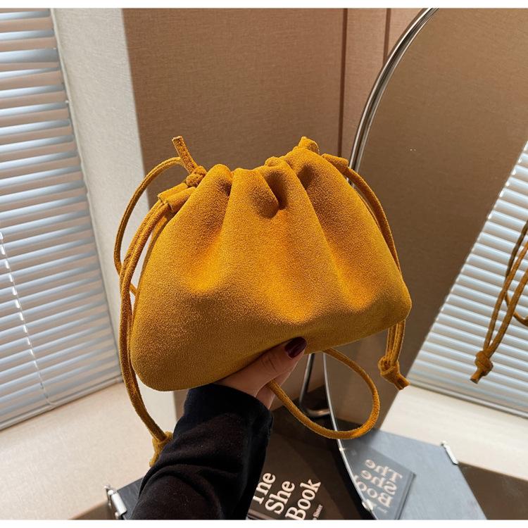 

Сумка корейская высококачественная универсальная сумка-ведро осень 2024 новый нишевый дизайн сумка-мессенджер женская жёлтый