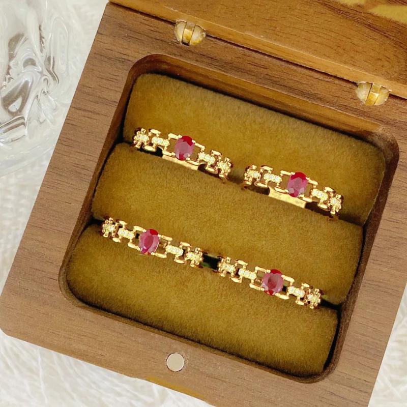 New In Classic Hollow Out Ruby Chain Ring Light Luxury Suitable for Daily Rings for Women Retro Banquet Fine  Gifts