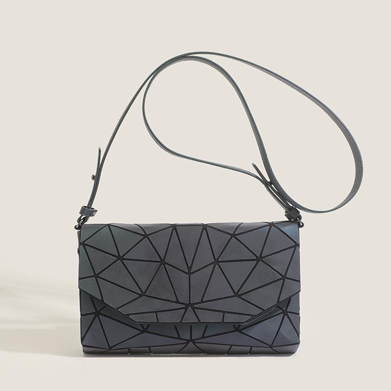 

Luminous Geometric Triangle Shoulder Bag - 2025 Fashion Versatile Small Square Design