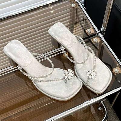 Beautiful Large-size Rhinestone Flower Slippers for Women's Summer Wear 2025 New French Set-toed Thick Heel with Skirt Sandals