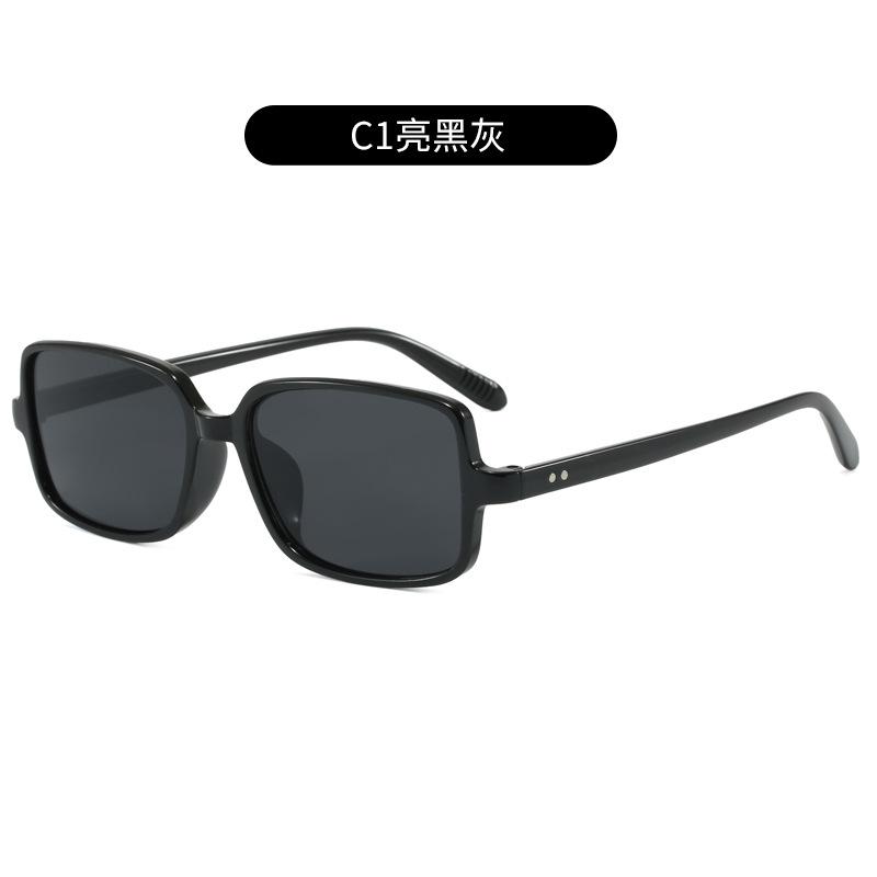 

Rectangle Shape Sunglasses Women Rivets Decoration UV Protection Sun Glasses for Men Vacation Travelling Outdoor Sunglass черный серый
