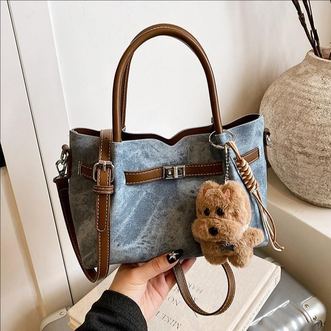 Urban Style Water Bucket Shoulder Bag For Women With Details And Zipper