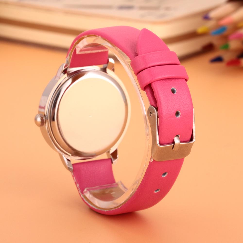 Kids Cute Football Cartoon Quartz Watch for Boys & Girls 110 розы красного