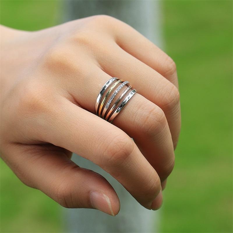 Pierścionki z rzędami dla kobiet Wysoka jakość Prosty design Biżuteria na imprezę Codzienne akcesoria na palce Prezent urodzinowy