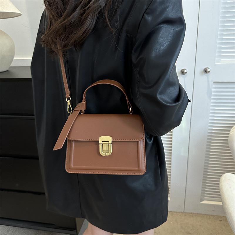 Fashionable Minimalist Handbag For Women Luxurious Small Square Crossbody Bag
