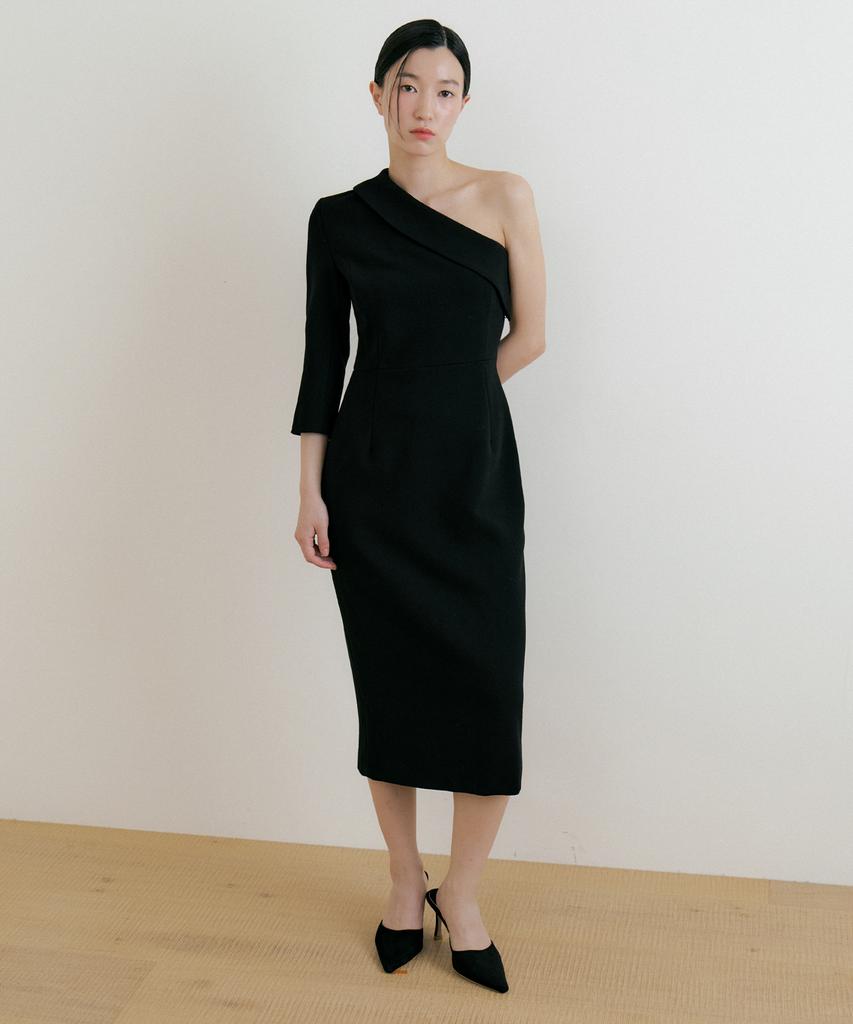 LUCIR ZU One Shoulder Collar One-Piece (Black)